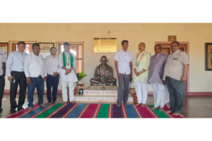 ದಿನಾಂಕ 02-02-2025 ರಂದು ಶ್ರೀ ಸತೀಶ್ ಜಾರಕಿಹೊಳಿ ಸನ್ಮಾನ್ಯ ಸಚಿವರು, ಲೋಕೋಪಯೋಗಿ ಇಲಾಖೆ ಇವರು ಕ.ರಾ.ಗ್ರಾ. ಮತ್ತು ಪಂ.ರಾಜ್ ವಿಶ್ವವಿದ್ಯಾಲಯಕ್ಕೆ ಭೇಟಿ ನೀಡಿದರು.
